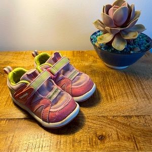 Tsukihoshi girl’s 5.5 flex joint sneaker.